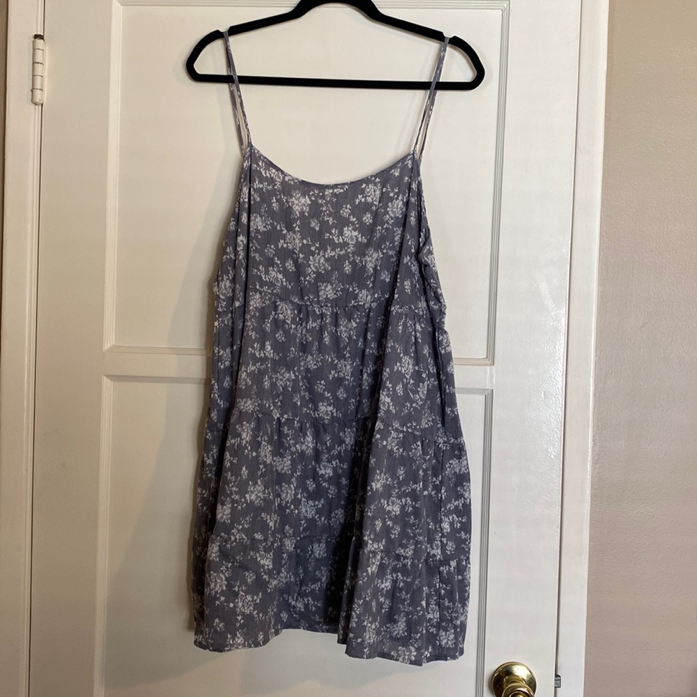 Cute blue gray white floral summer mini dress